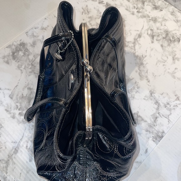 Coach signature C stitch black patent leather kiss lock satchel - Picture 5 of 14